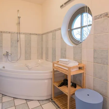 Ferienhaussiedlung Strandperlen Sanddornhof 8a * Wustrow (Fischland)