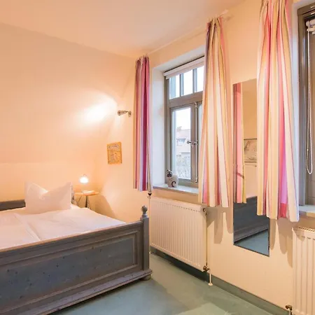 Ferienhaussiedlung Strandperlen Sanddornhof 8a * Wustrow (Fischland)